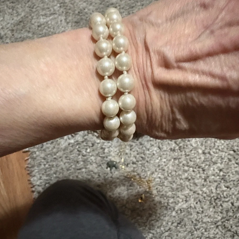 J. CREW DOUBLE LINKED LIGHT IVORY FAUX PEARL SILVER-TONE 7
